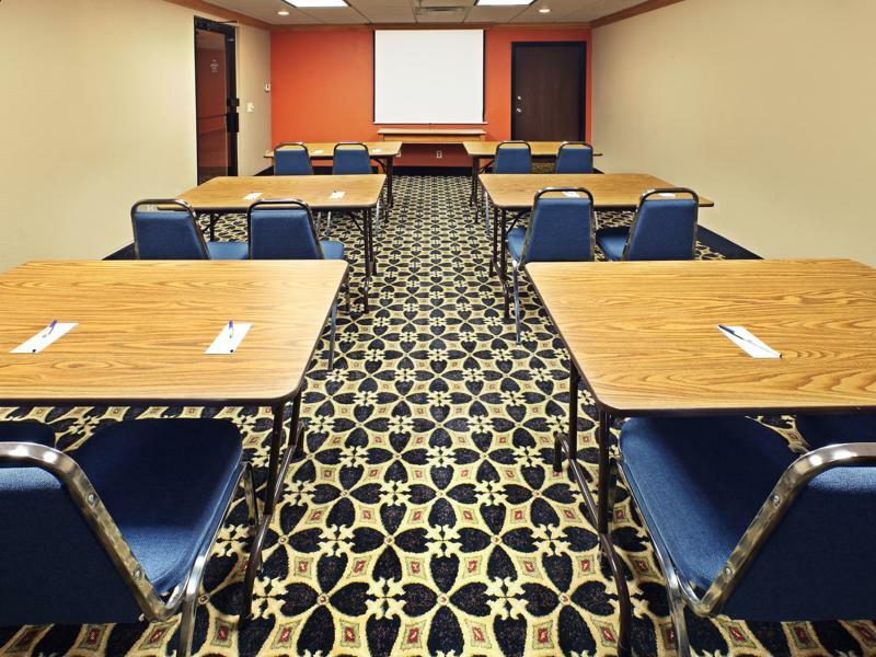 Holiday Inn Express & Suites Fayetteville University Of Arkansas Area By Ihg Exterior foto